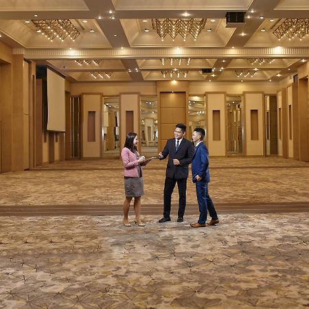克拉克奎斯特Plus酒店&会议中心 Clark Field 外观 照片